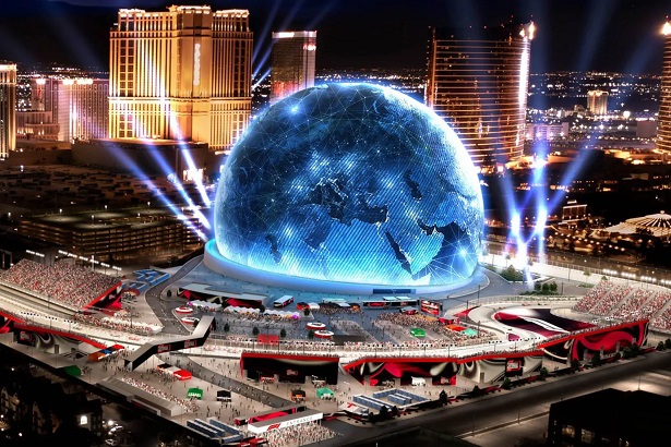 Video: U2 concert uses stunning visuals to open new massive Sphere ...